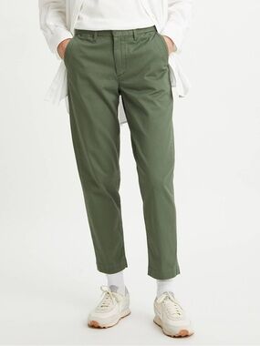 Levi’s Essential Chino Pant Olive green - Women’s size 32